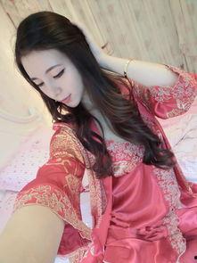 真丝睡衣女主播,真丝睡衣女主播的时尚魅力揭秘